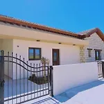 Chrystallia Villa *