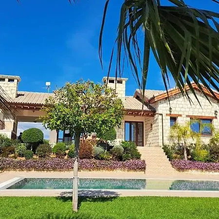 Chrystallia Anaríta