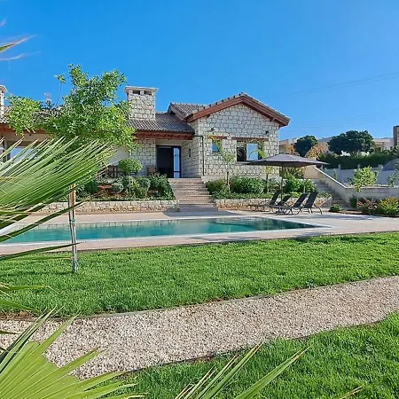 Chrystallia * Anaríta